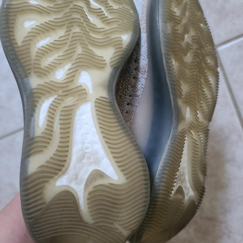 Yeezy Boost 380 Adults Colour Pepper Size M6 - Picture 3 of 5
